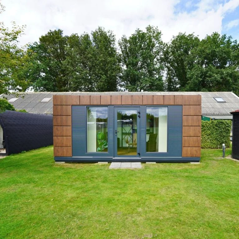 Mueble de oficina aislado 100 mm EPS