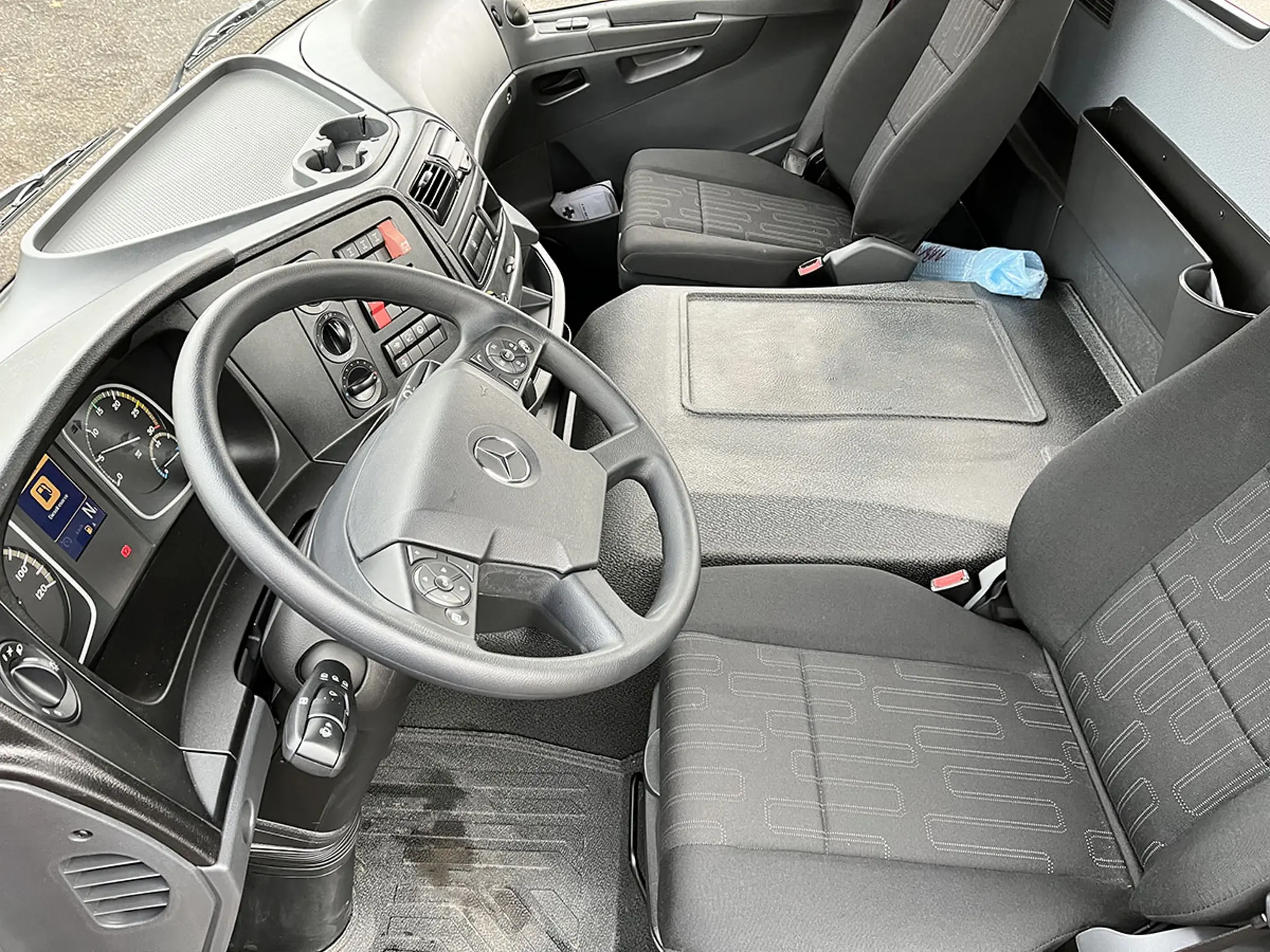 Mercedes-Benz Atego 1530 4x4 Cabina – Image 5